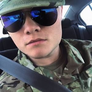 Meet your Posher, Derek